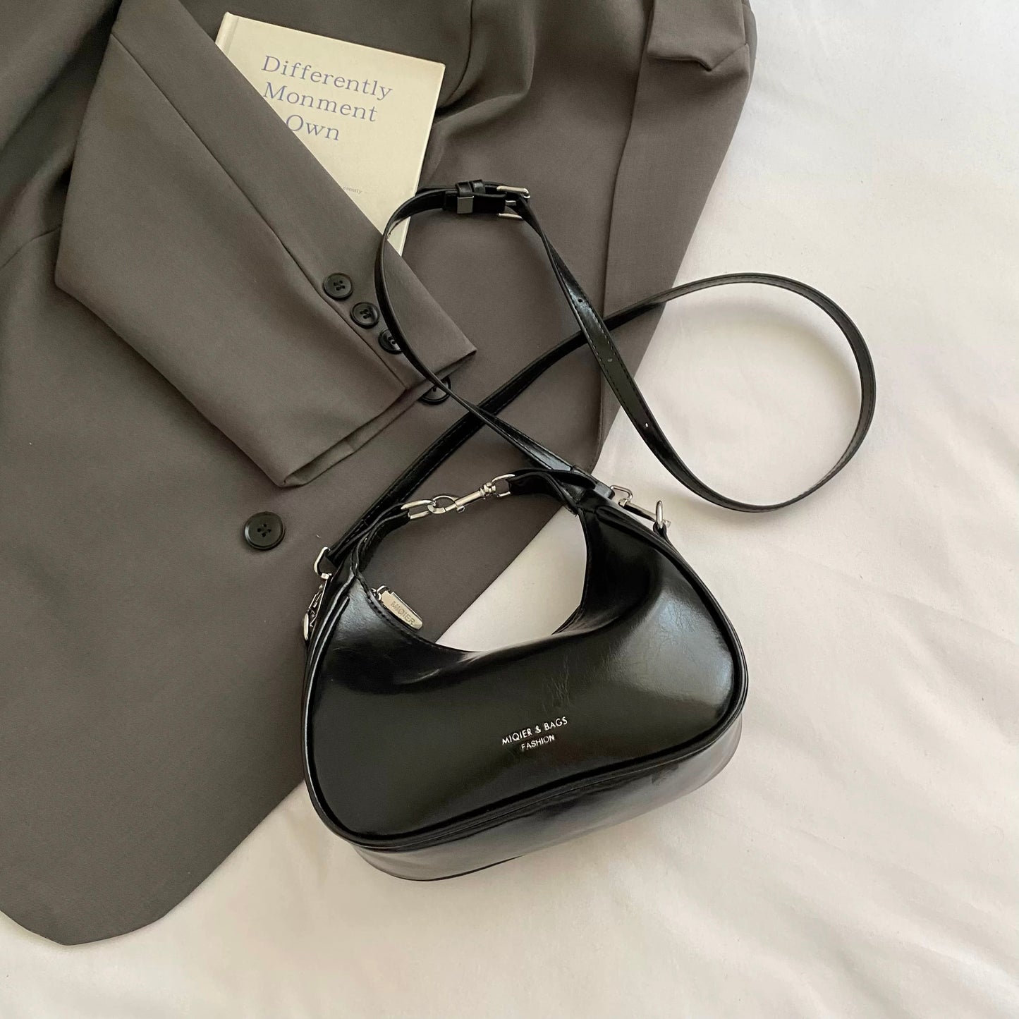 Star Solid Box Shoulder Bag