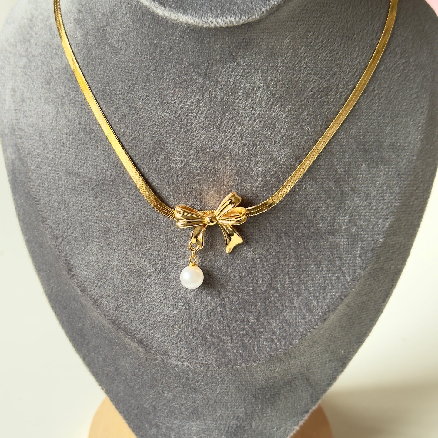 Anti Tarnish Bow Necklace With Pearl