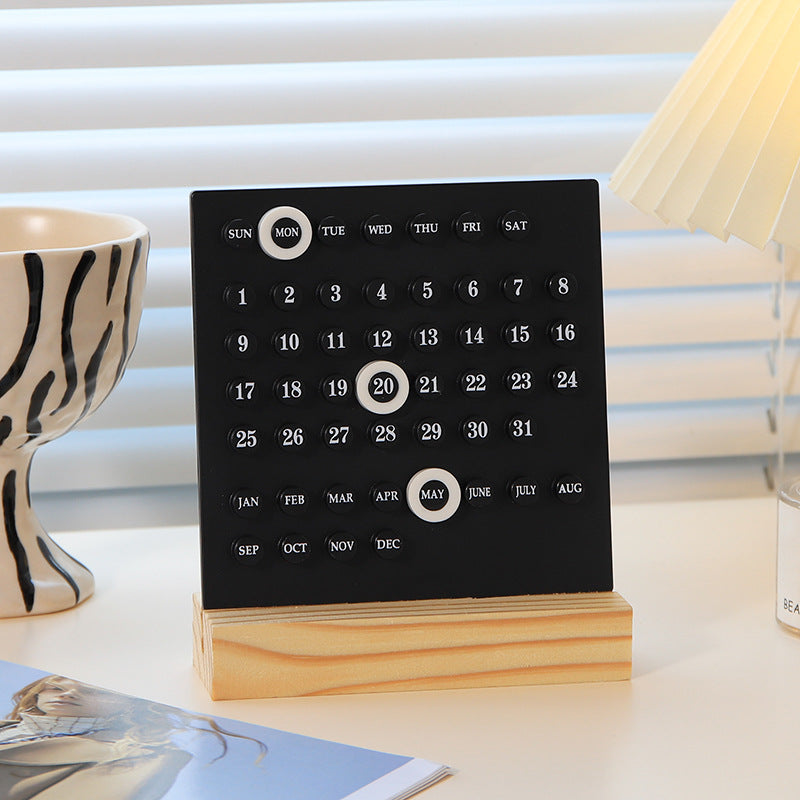 Pinteresty Desk Calendar