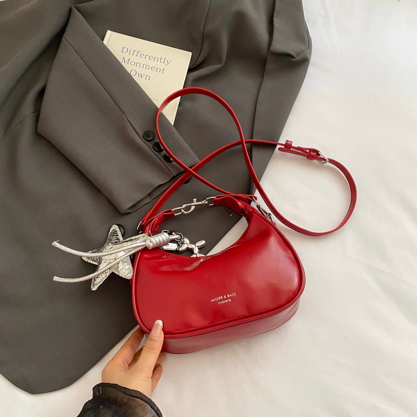 Star Solid Box Shoulder Bag