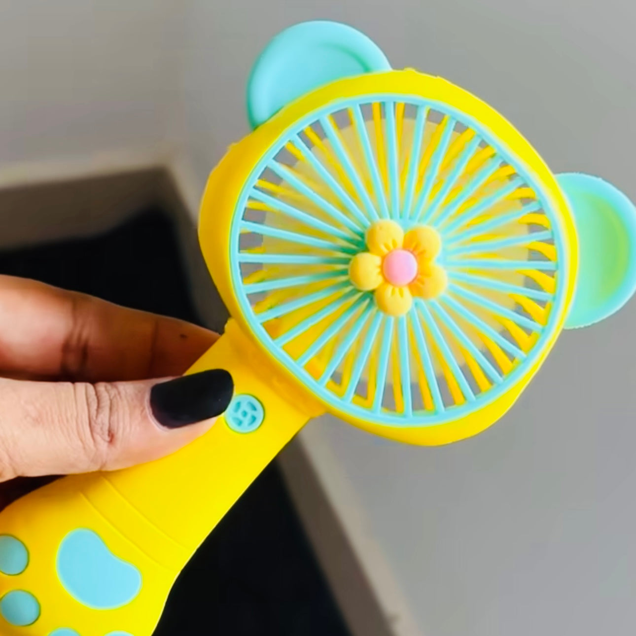 Mini Kitty Floral Fan