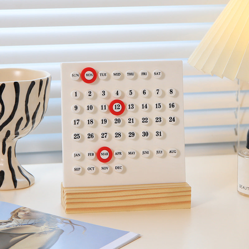 Pinteresty Desk Calendar