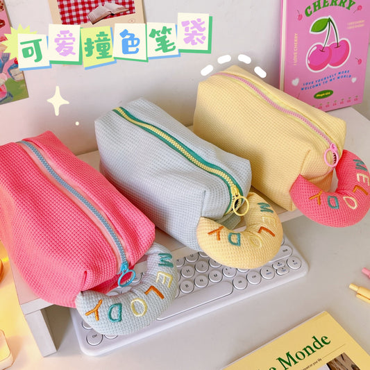 Macaron Storage Pouch