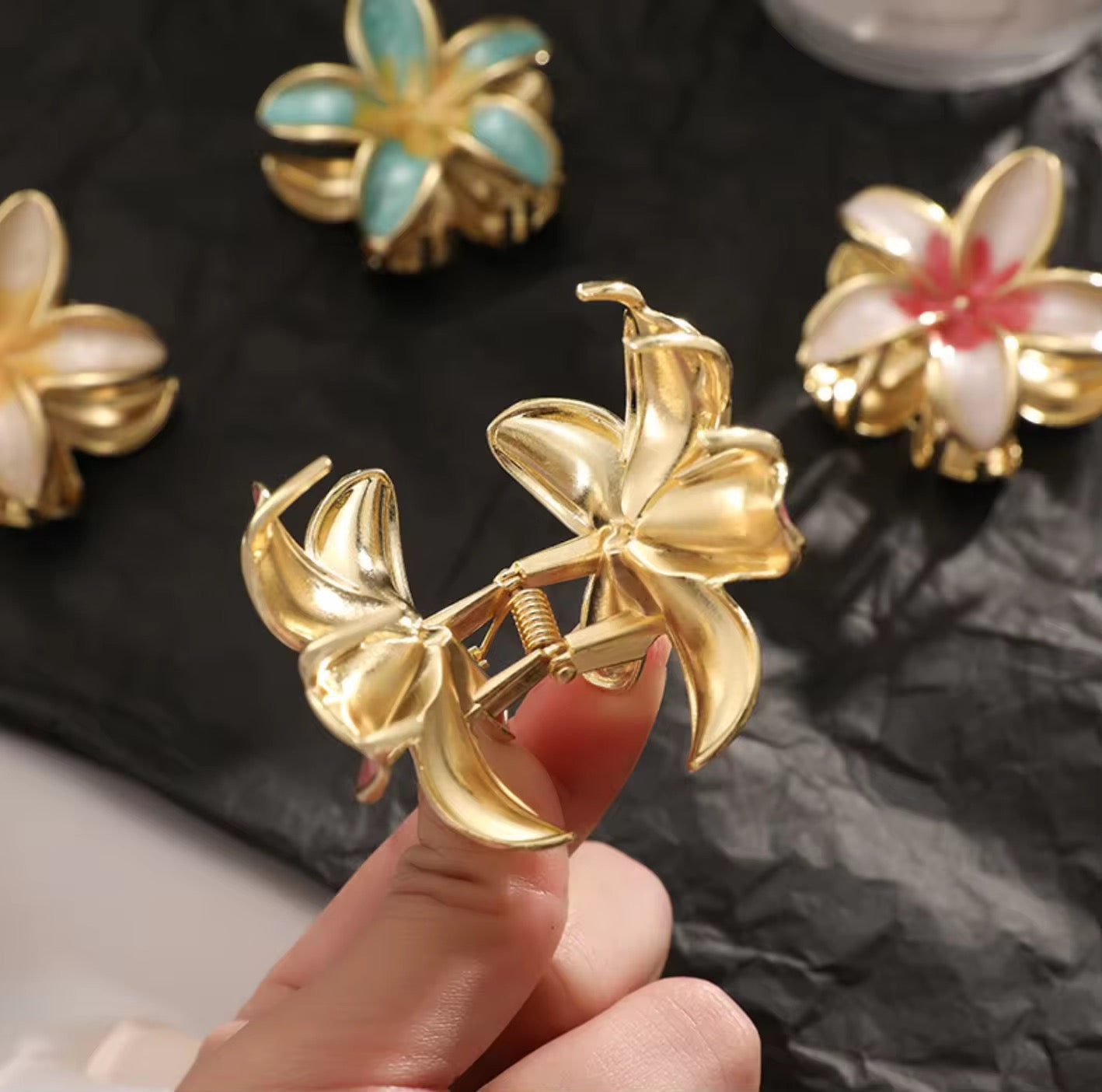 Metal Floral Claw Clip