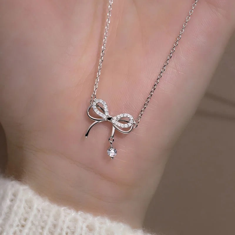 Bow Necklace