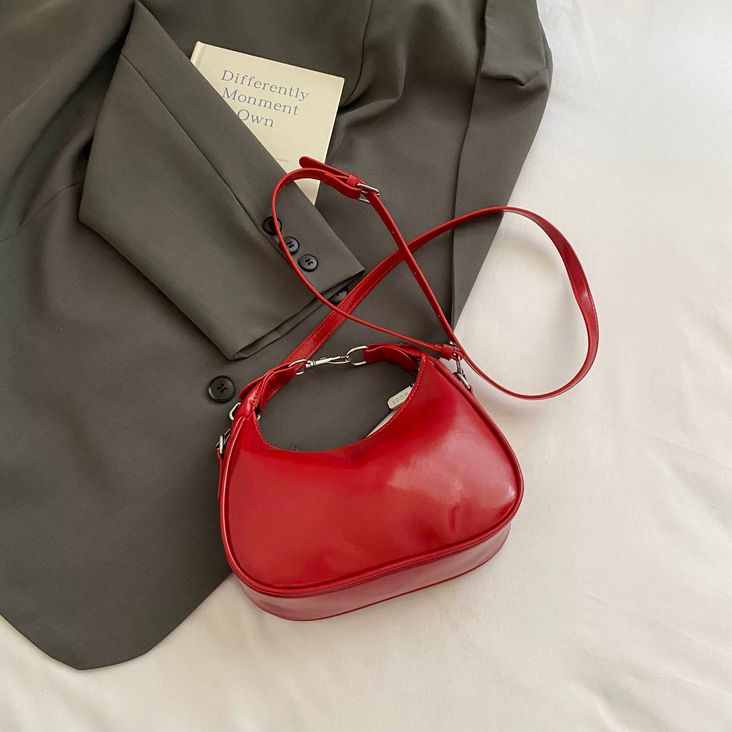 Star Solid Box Shoulder Bag