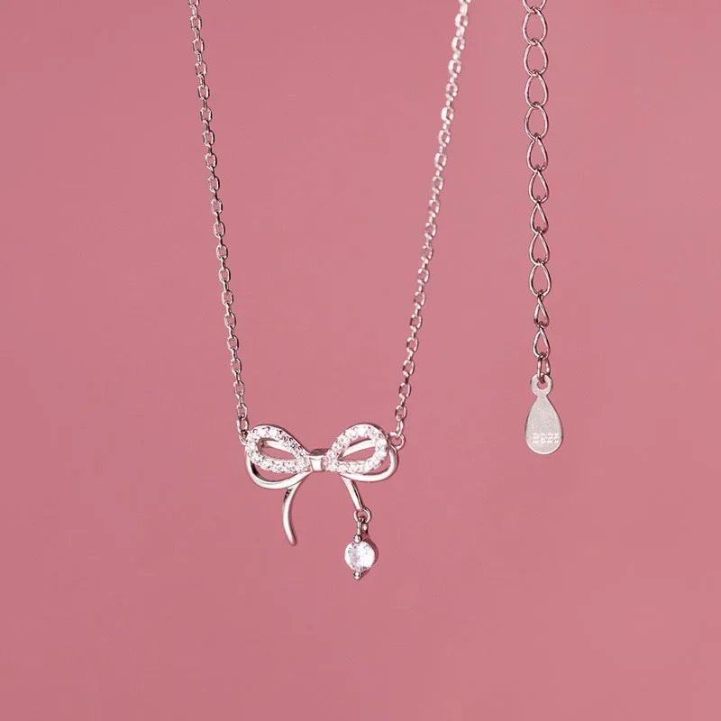 Bow Necklace