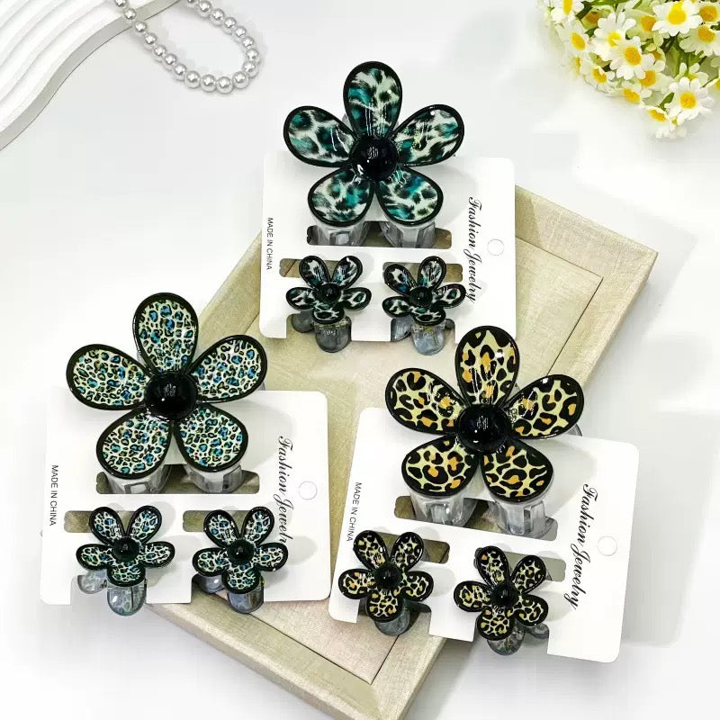 Floral hair clip