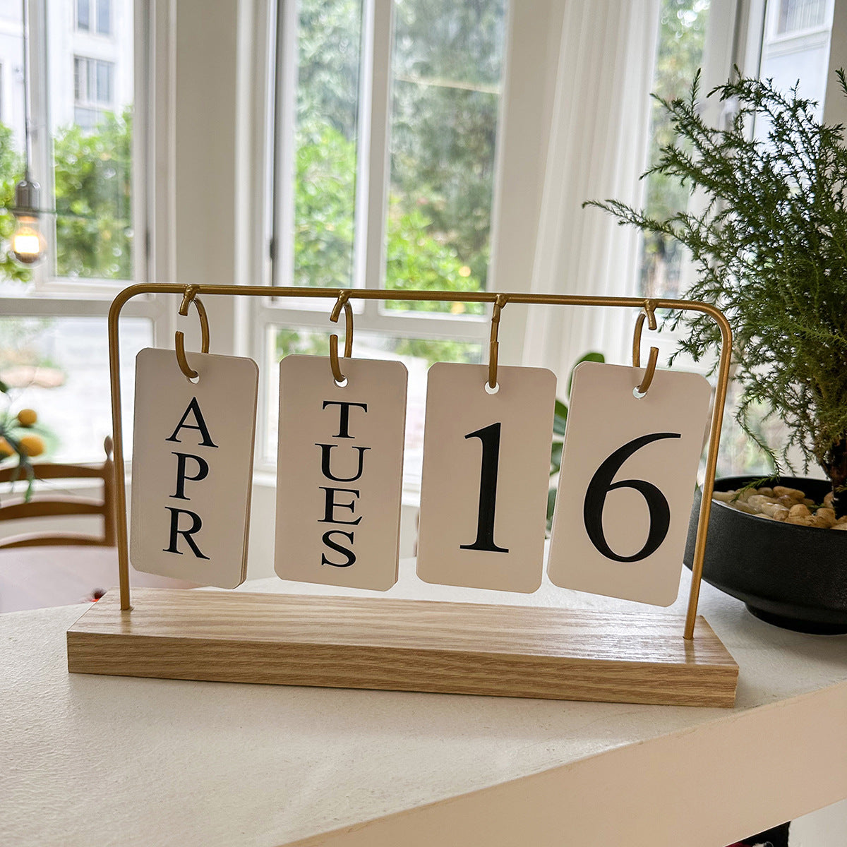 Pinteresty Nordic Flip Metal Desk Calendar