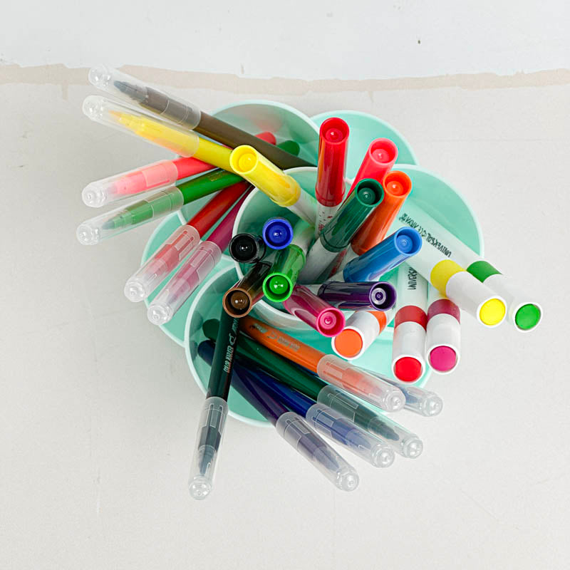 Kawaii Rotating Pen Stand With Charms