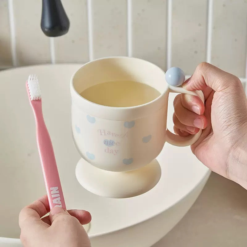 Kawaii Heart Pen Holder