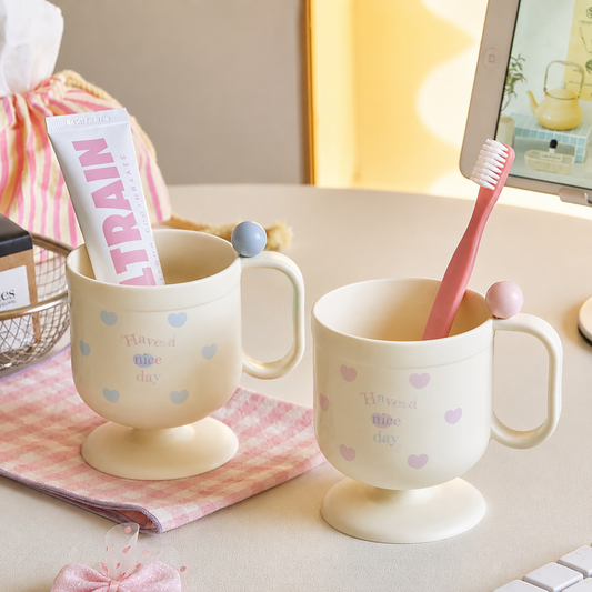 Kawaii Heart Pen Holder
