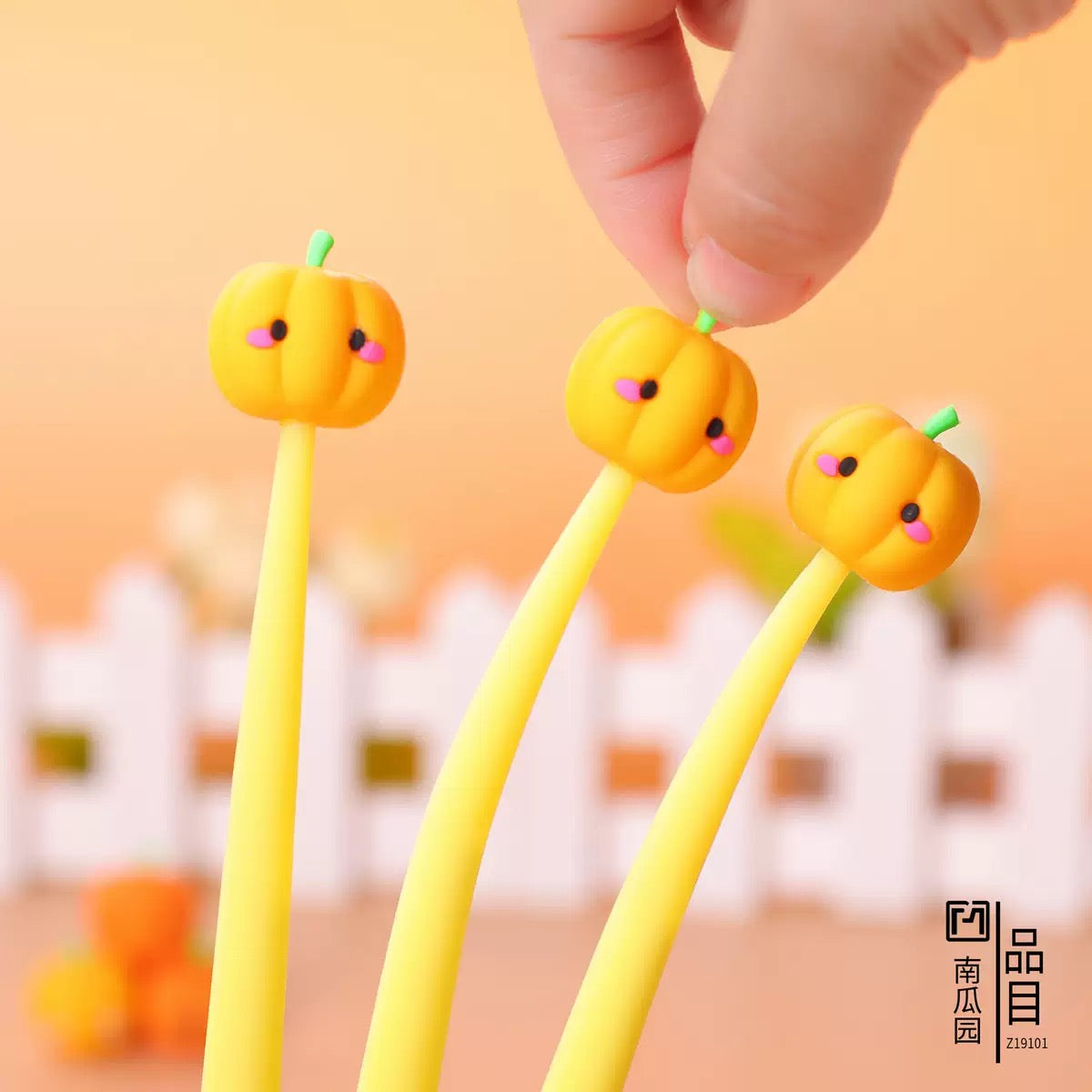 Pumpkin Dancing Pen