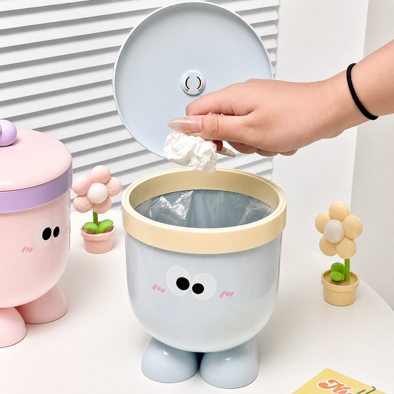 Kawaii Trash Can